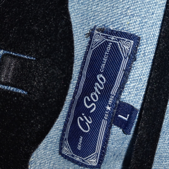 Distressed Jean jacket - Picture 3 of 3